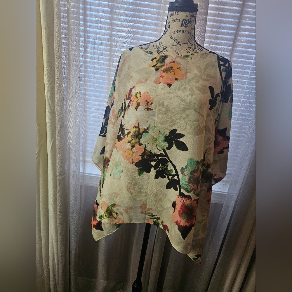 New York & Company Floral Poncho, size Medium.